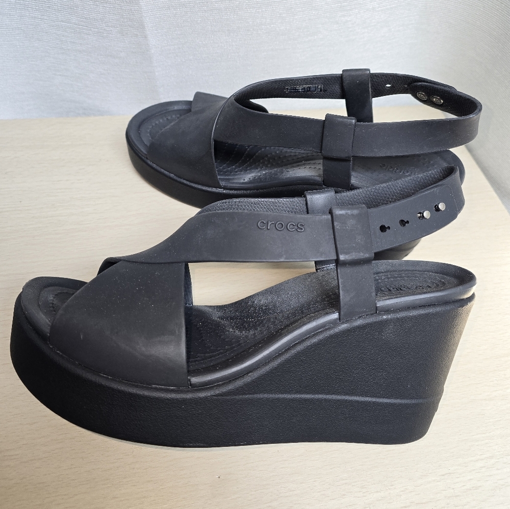 Crocs Brooklyn High Wedge Sandals - Picture 2 of 4